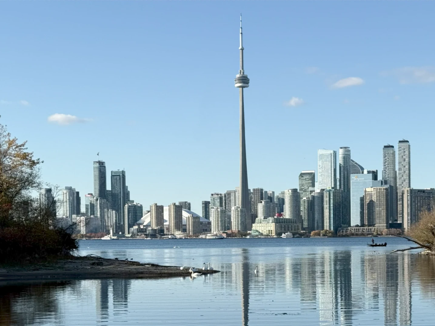 Đường chân trời trung tâm Toronto, Canada với tháp CN Tower