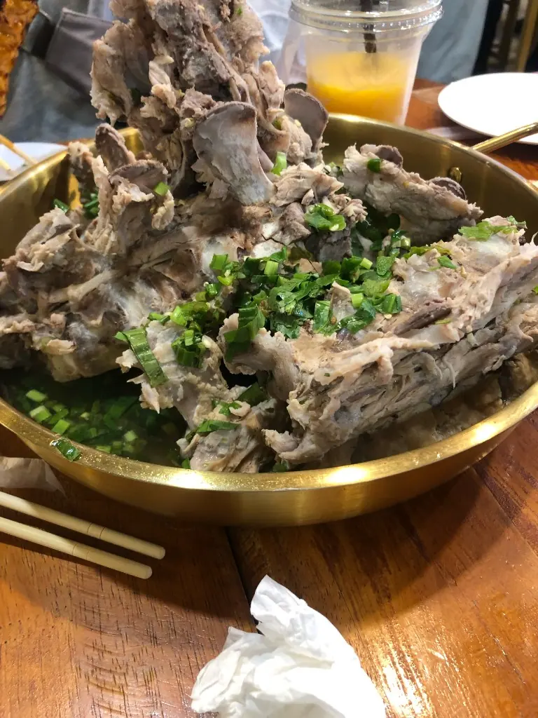 熱炒店的一鍋排骨湯