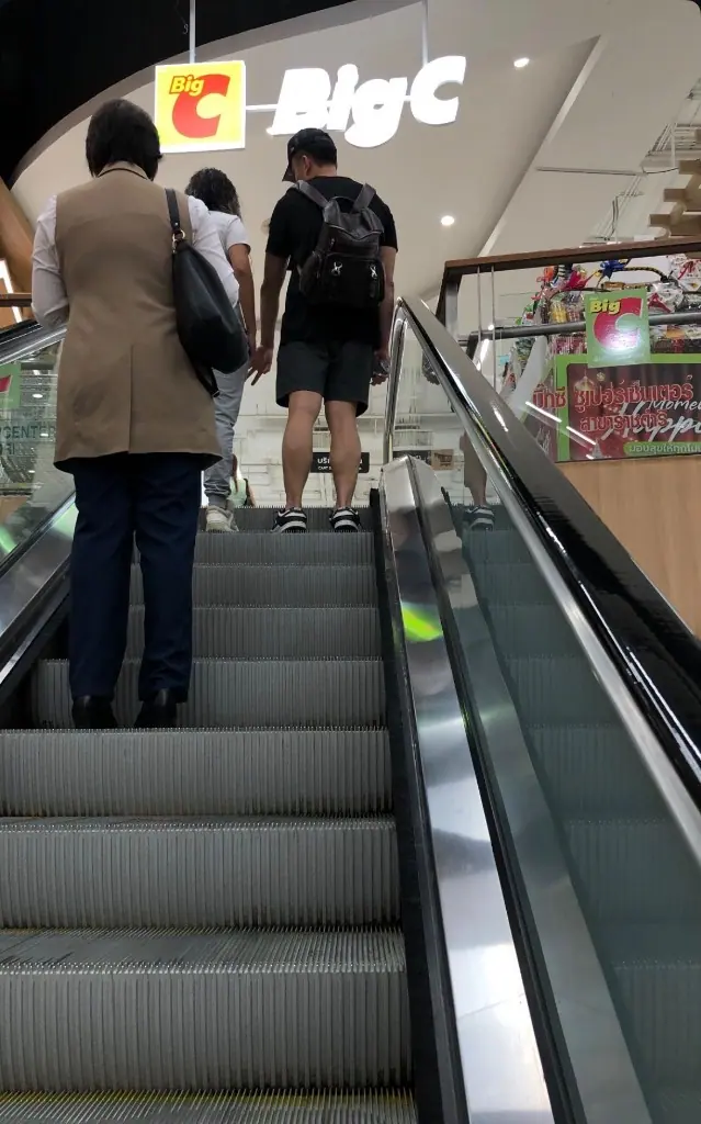 曼谷 Big C 超市電扶梯