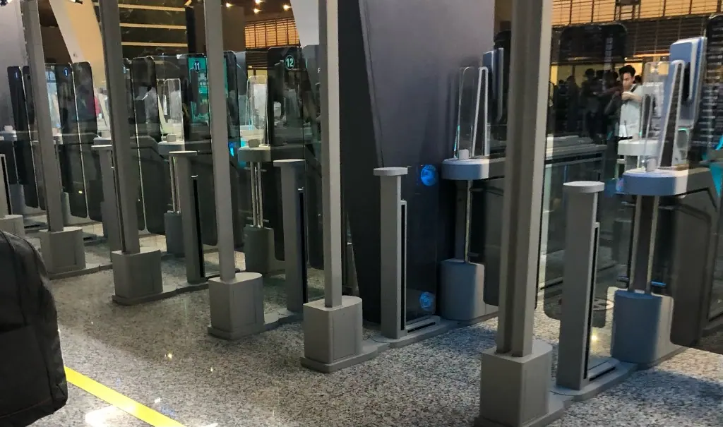 曼谷機場自動通關閘門