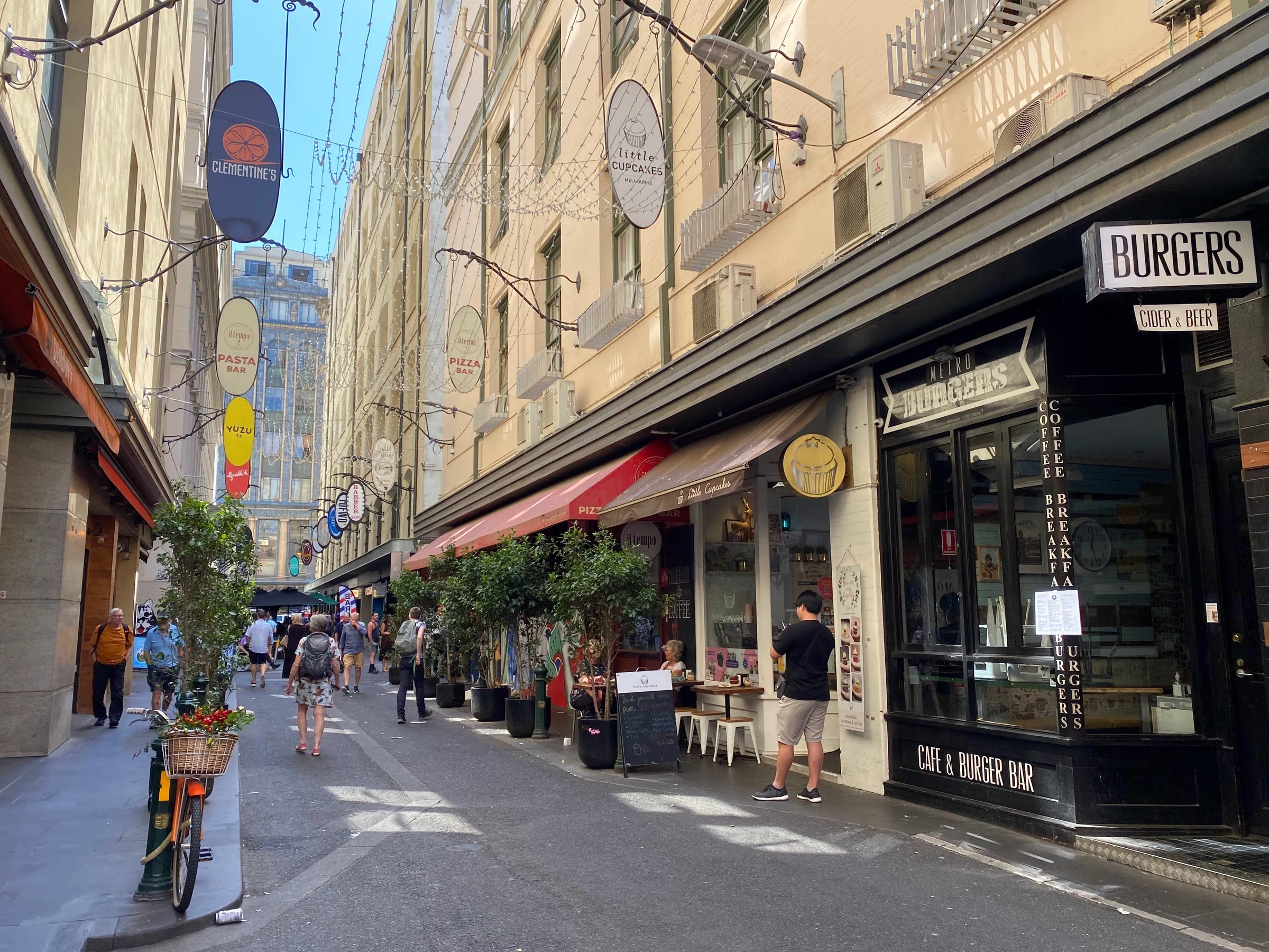 Con hẻm cà phê Degraves Street ở trung tâm thành phố Melbourne
