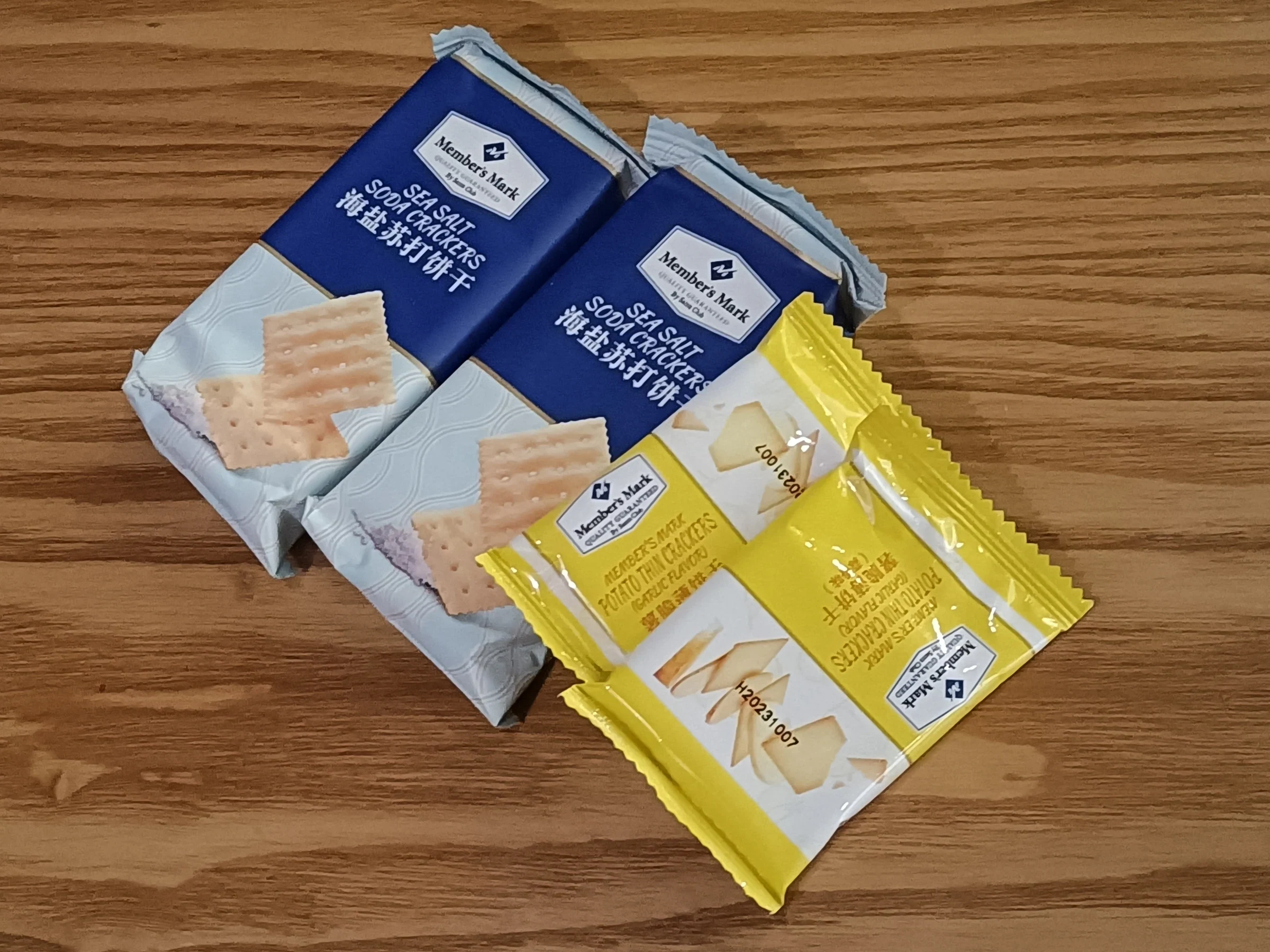 山姆 Member's Mark 海鹽蘇打餅乾與馬鈴薯薄餅小包，2024 年