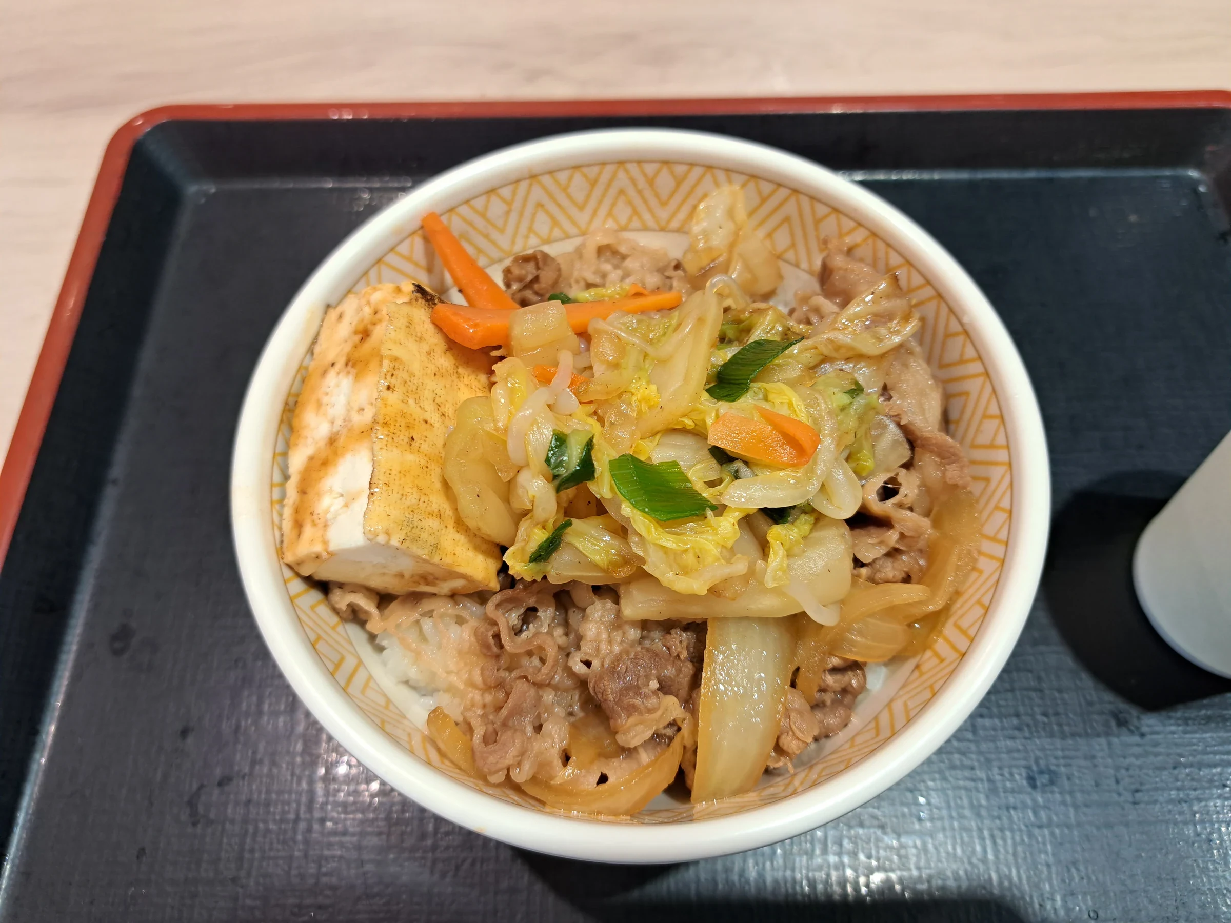 日本すき家牛丼餐點示意