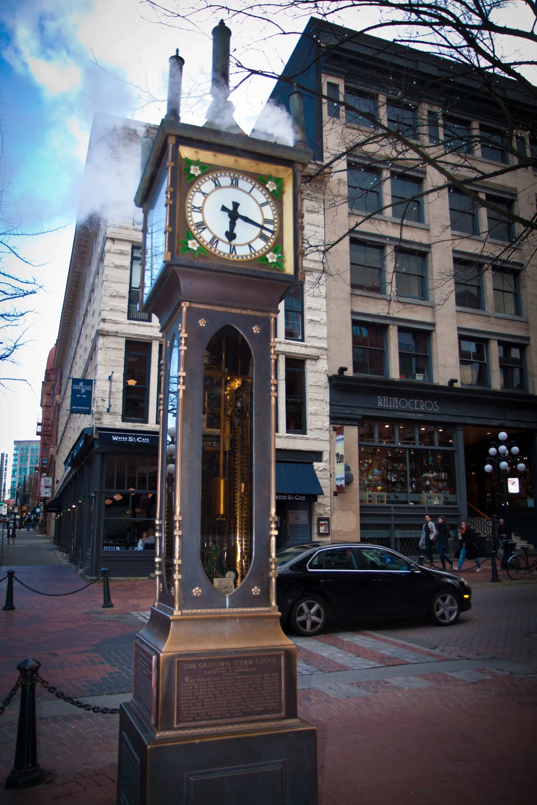 Đồng hồ hơi nước Gastown ở Vancouver, nằm trên phố Water Street
